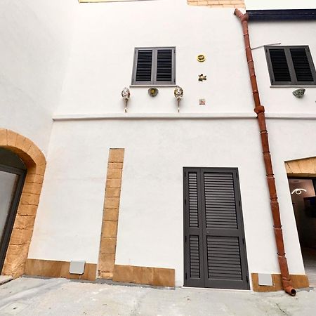 Centro-Archimede Rooms Castelvetrano Bagian luar foto