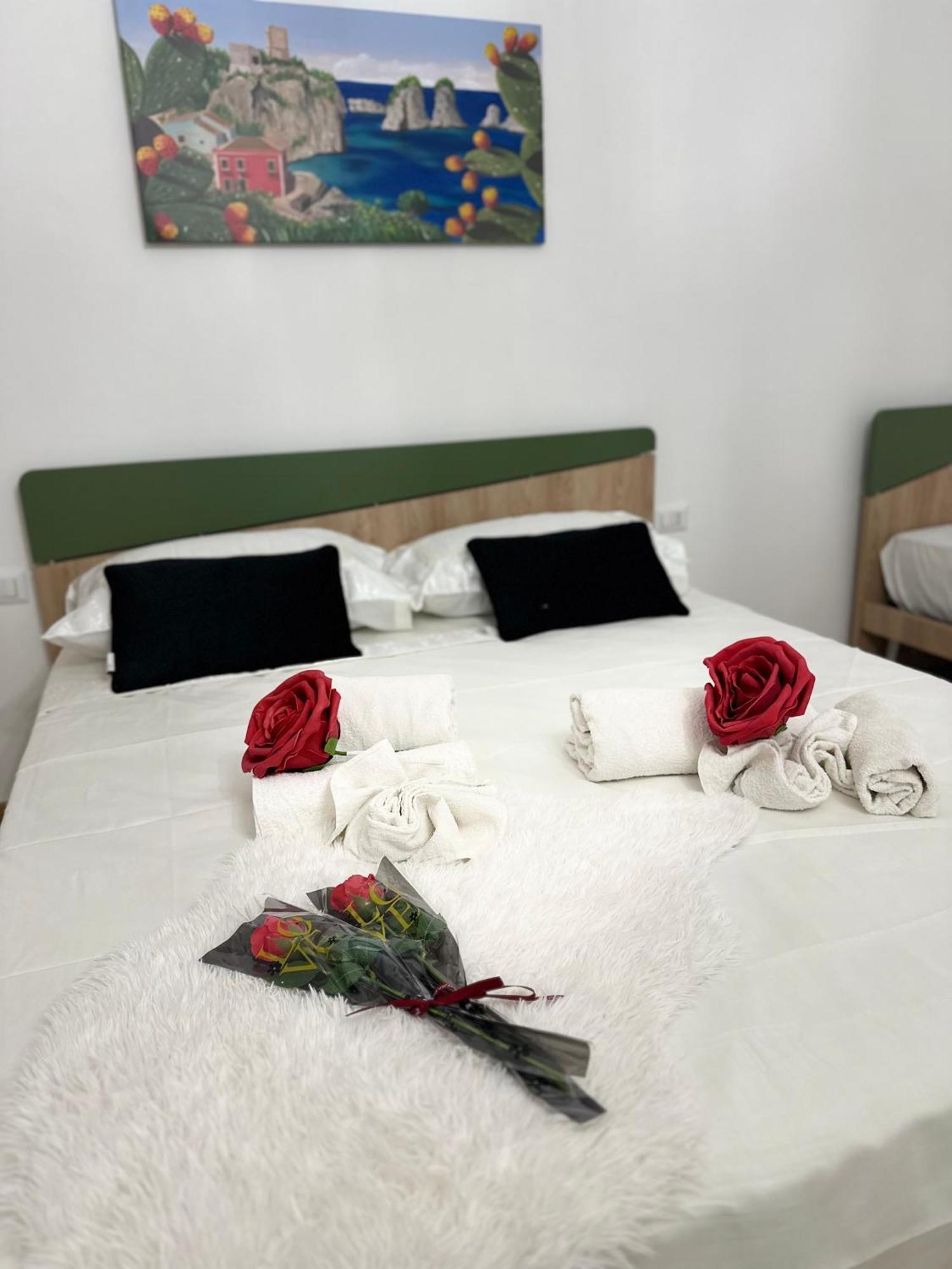 Centro-Archimede Rooms Castelvetrano Bagian luar foto