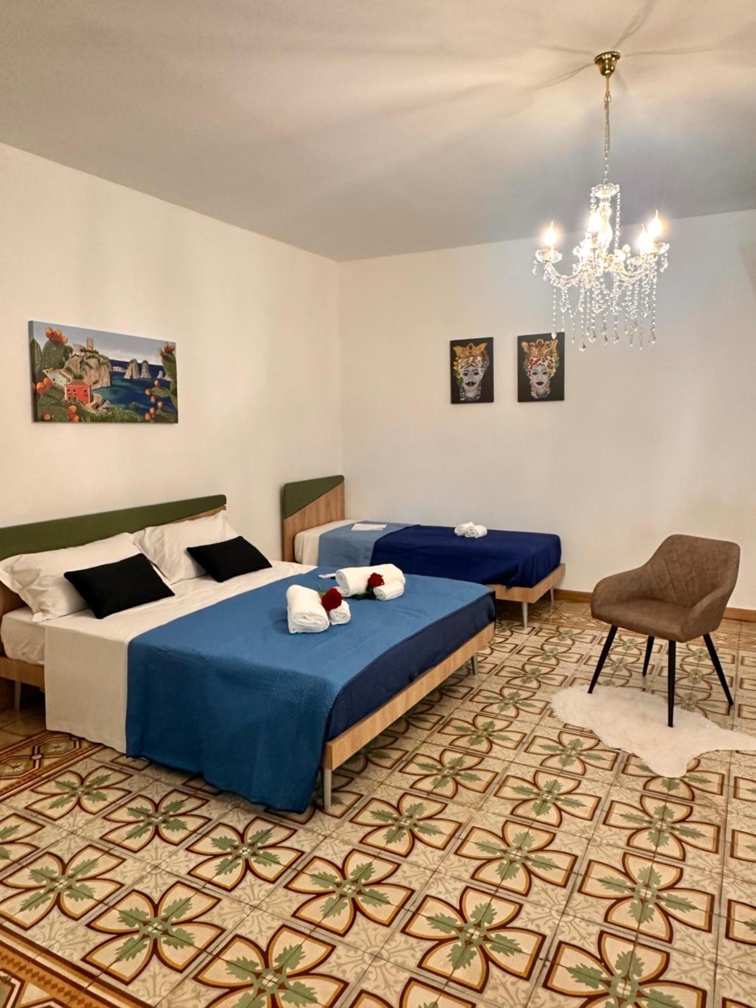 Centro-Archimede Rooms Castelvetrano Bagian luar foto